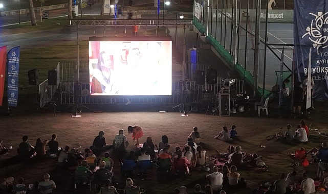 Aydın Tekstil Park'ta sinema geceleri yoğun ilgi gördü