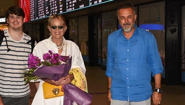 Sharon Stone, GAİN sponsorluğunda verilen 'Uluslararası İkon Ödülü'nü almak için Türkiye'de!