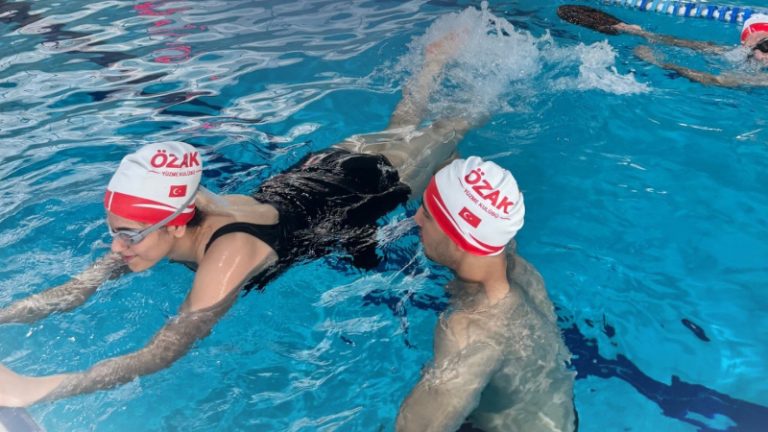 Antalya Yüzme Kursu ve Antalya Yetişkin Yüzme Kursu: Adım Adım Yüzme Öğrenme Süreci